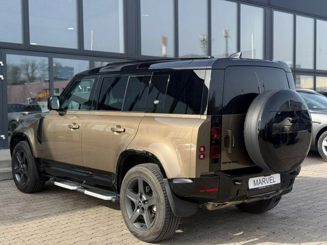 Land Rover Defender - Zdjęcie 3