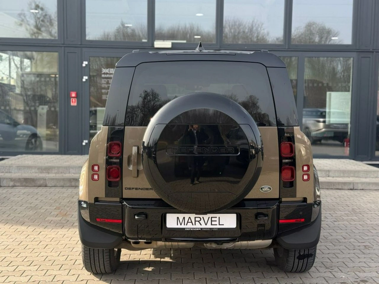 Land Rover Defender - Zdjęcie 4