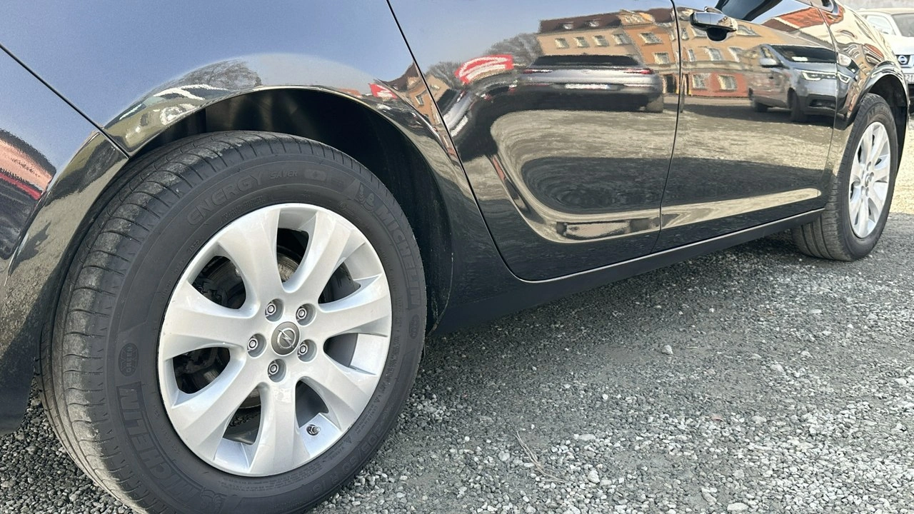 Opel Astra - Zdjęcie 9