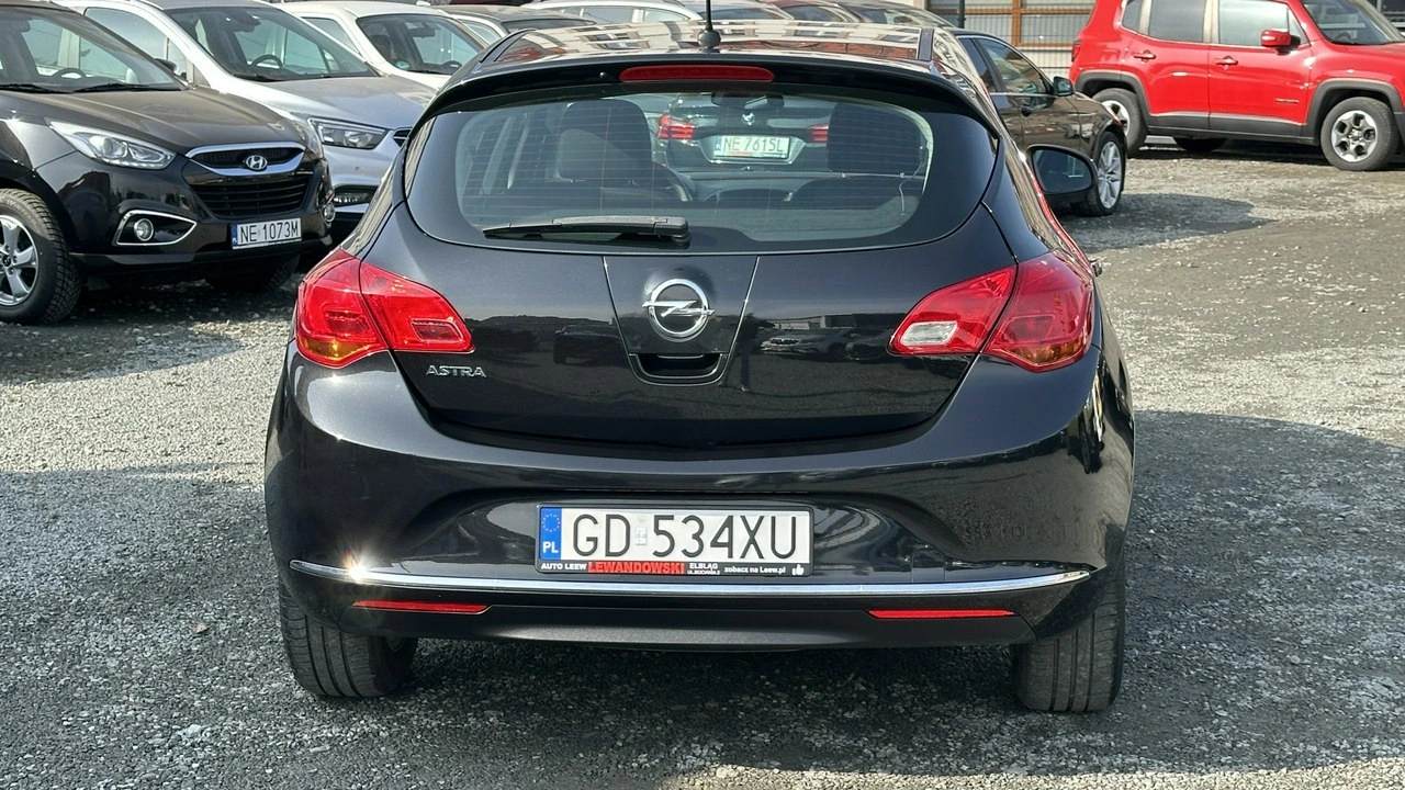 Opel Astra - Zdjęcie 11