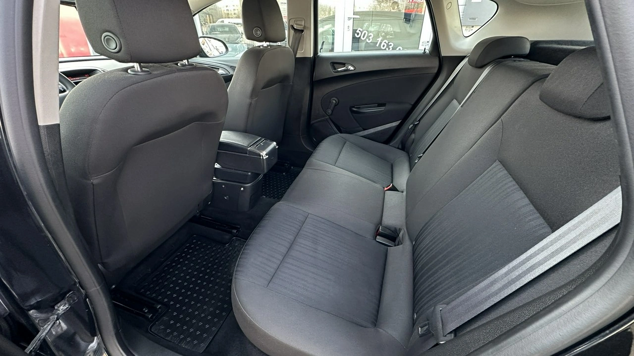 Opel Astra - Zdjęcie 23