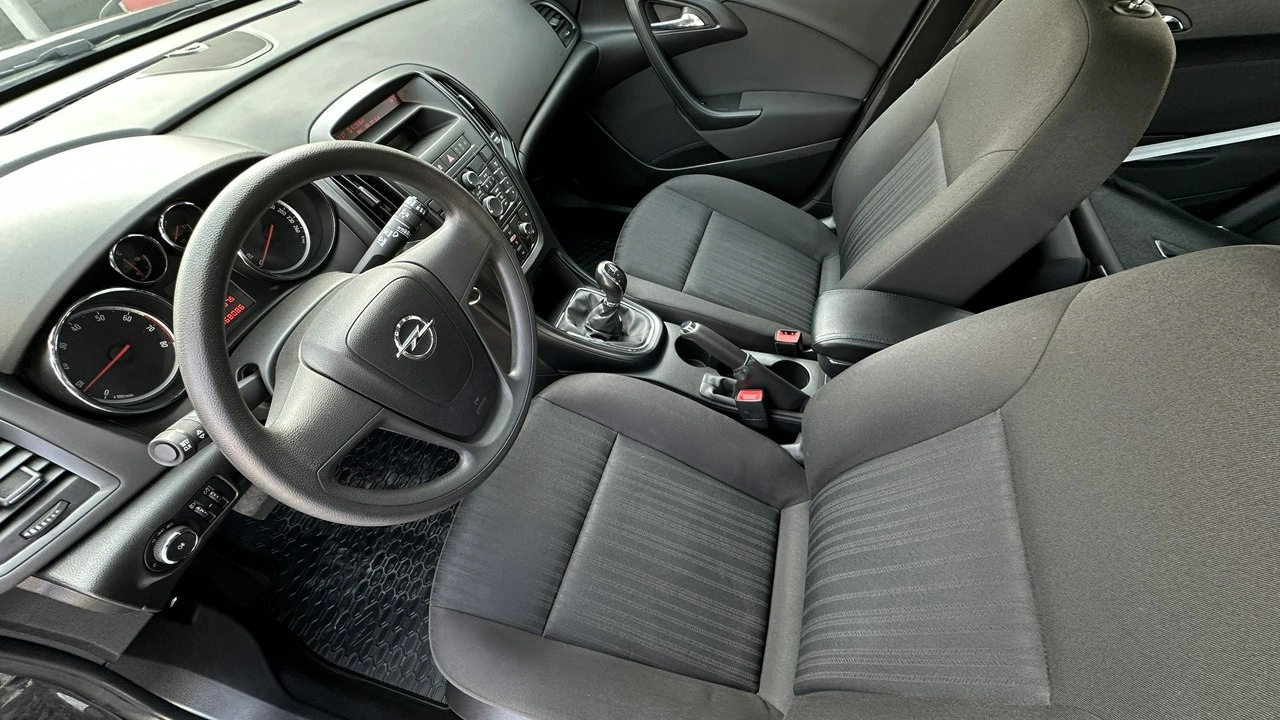 Opel Astra - Zdjęcie 25