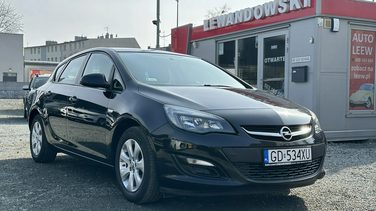 Opel Astra - Główne zdjęcie