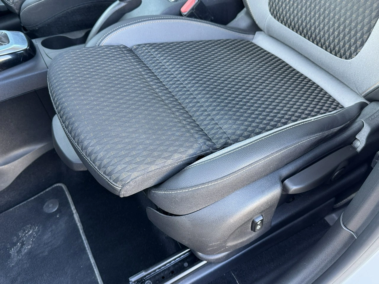 Opel Crossland X - Zdjęcie 17