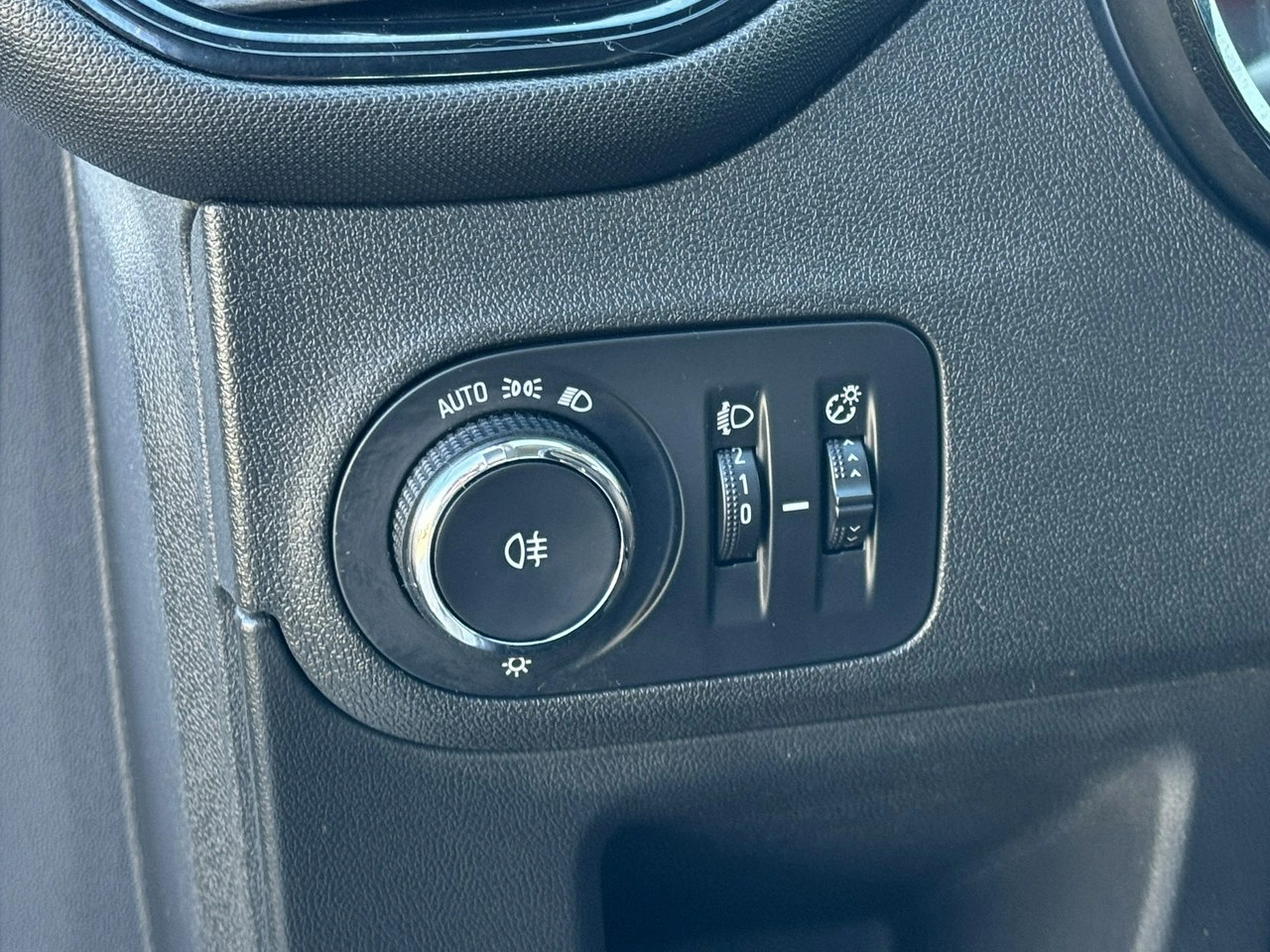 Opel Crossland X - Zdjęcie 24