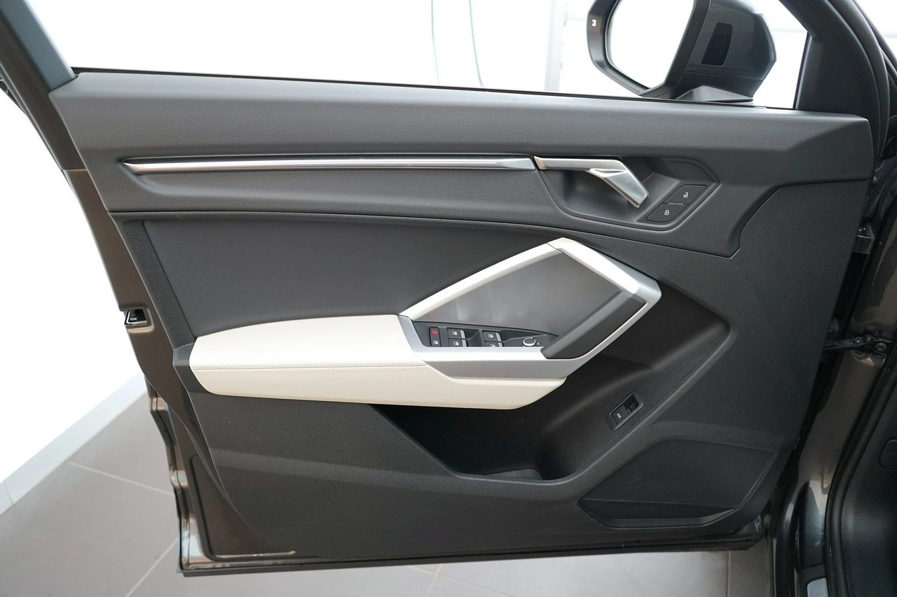 Audi Q3 - Zdjęcie 13