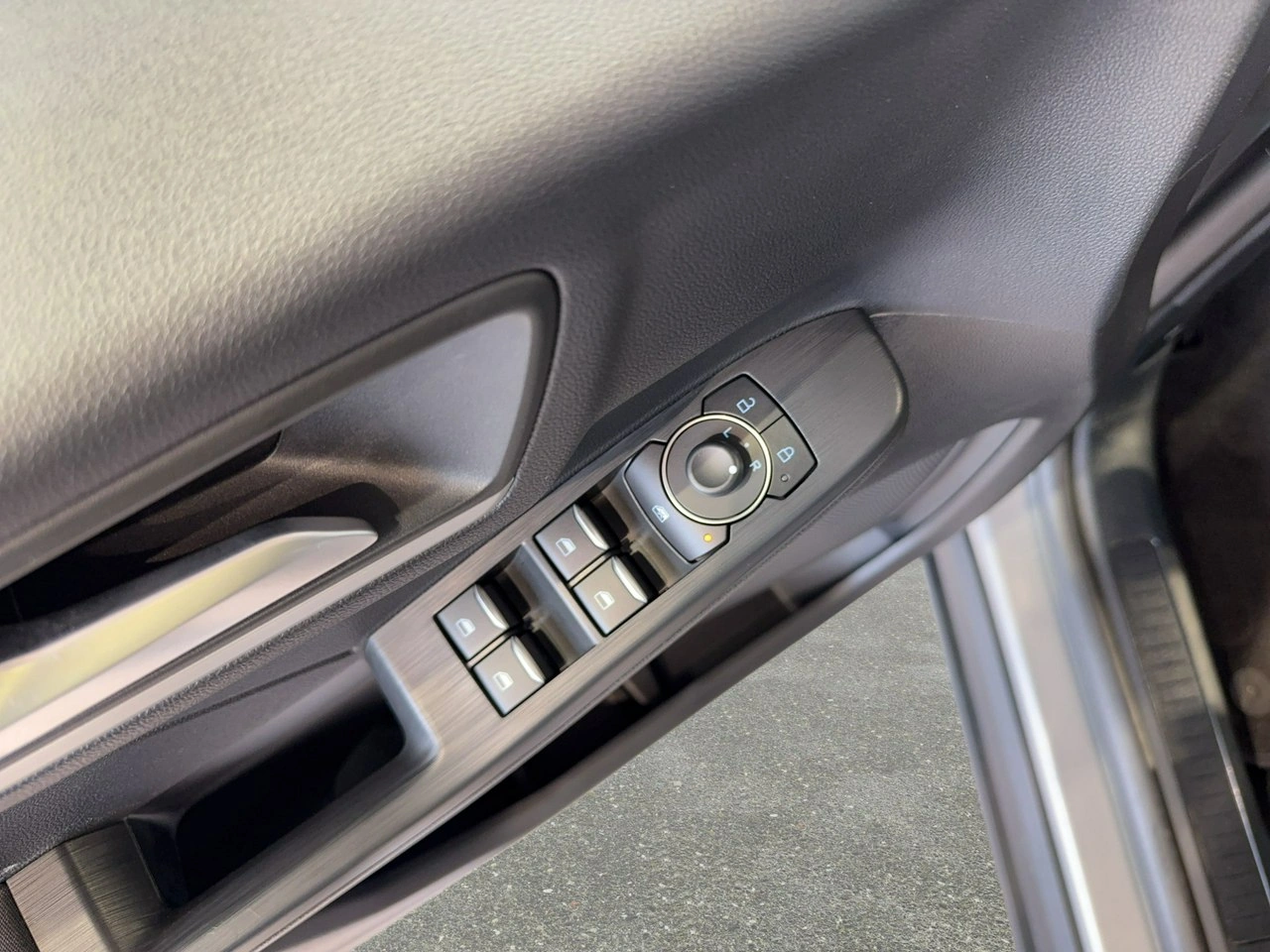 Ford Kuga - Zdjęcie 22