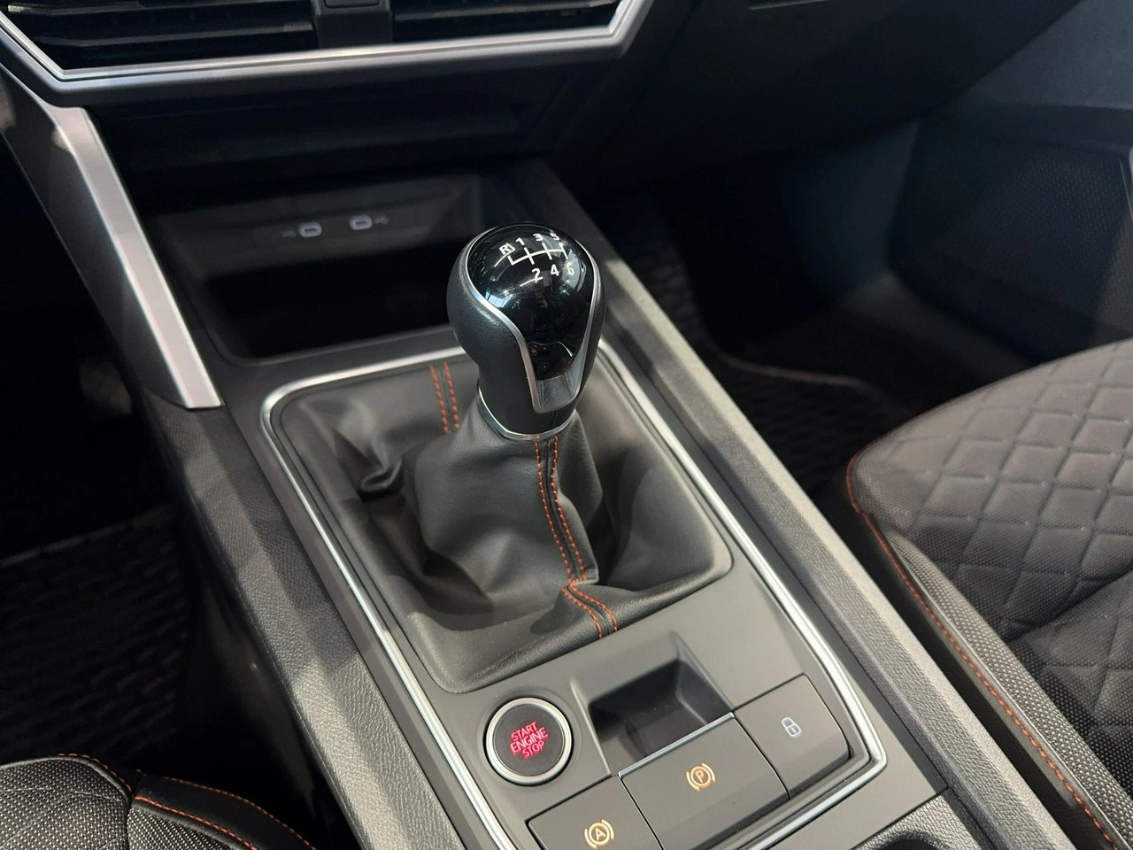 Seat Leon Sportstourer - Zdjęcie 30