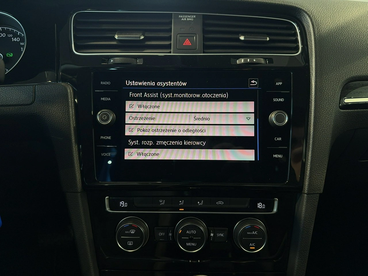 Volkswagen Golf Variant - Zdjęcie 18