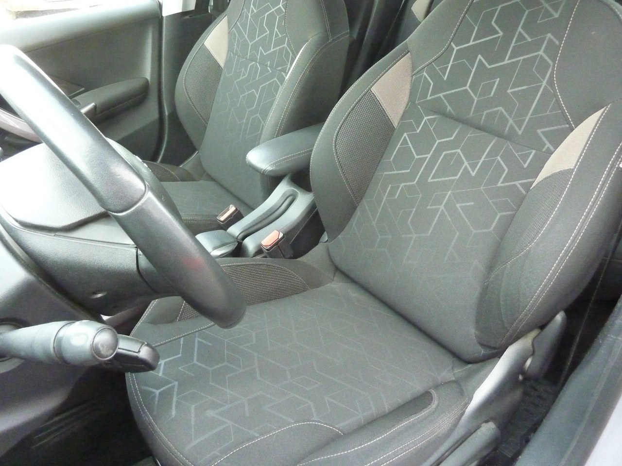 Peugeot 2008 - Zdjęcie 11