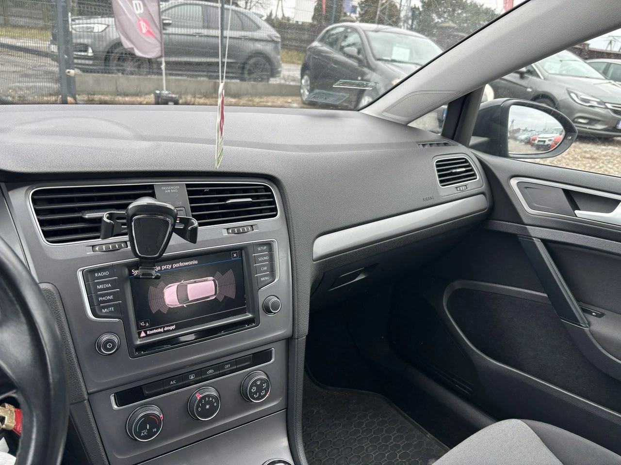 Volkswagen Golf - Zdjęcie 23