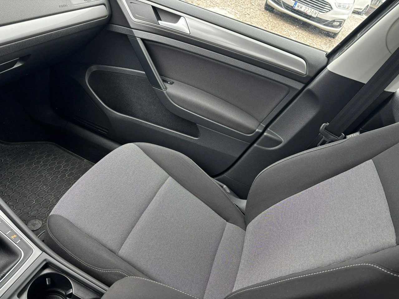 Volkswagen Golf - Zdjęcie 24