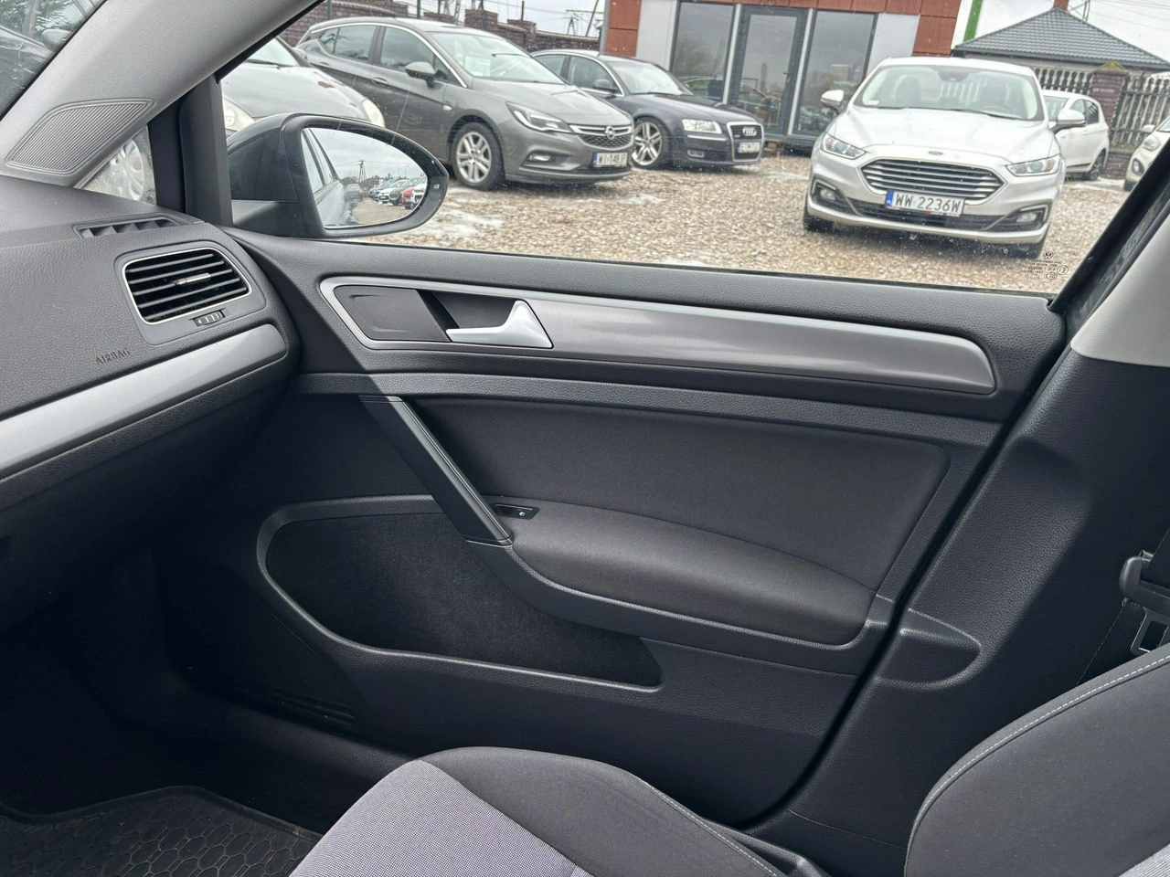 Volkswagen Golf - Zdjęcie 25