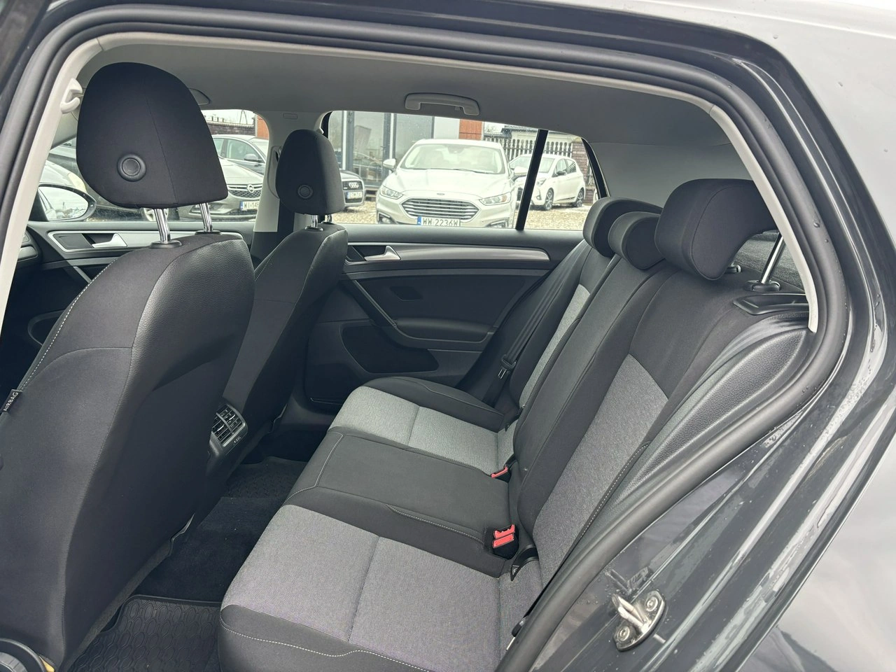 Volkswagen Golf - Zdjęcie 28