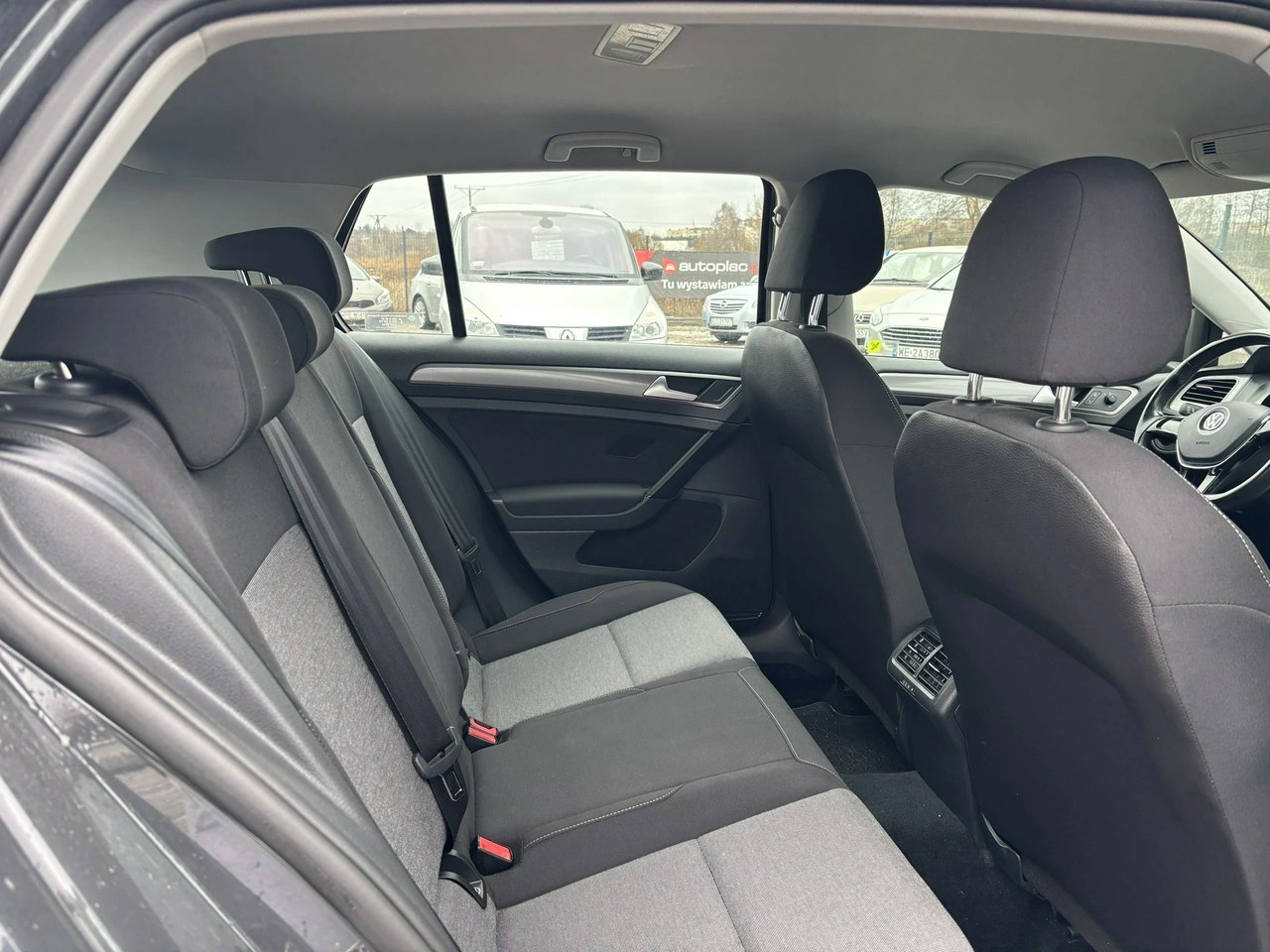 Volkswagen Golf - Zdjęcie 32