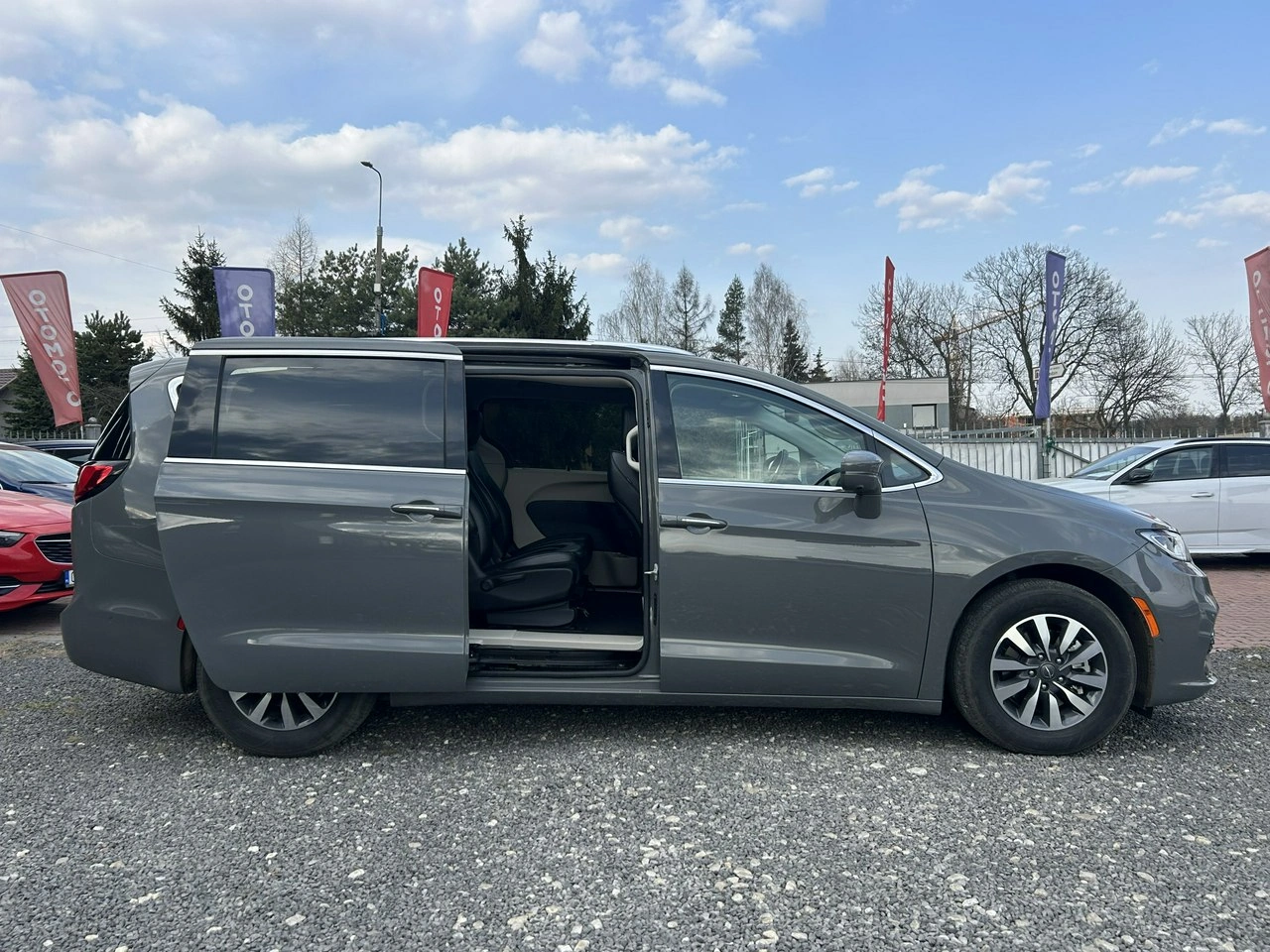 Chrysler Pacifica - Zdjęcie 11