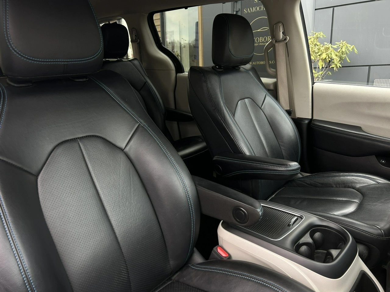 Chrysler Pacifica - Zdjęcie 13