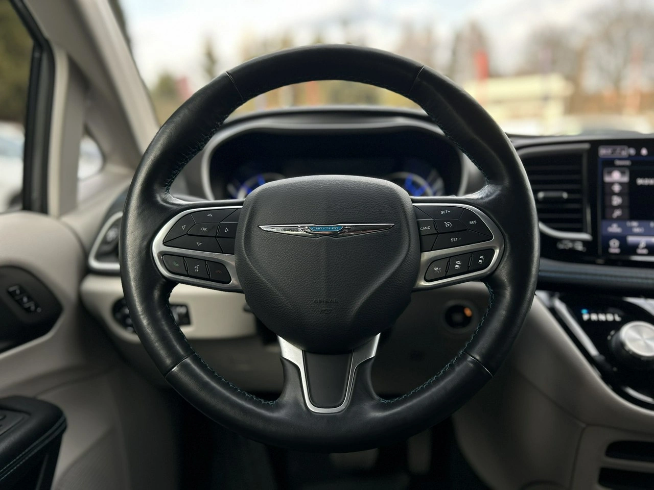 Chrysler Pacifica - Zdjęcie 16