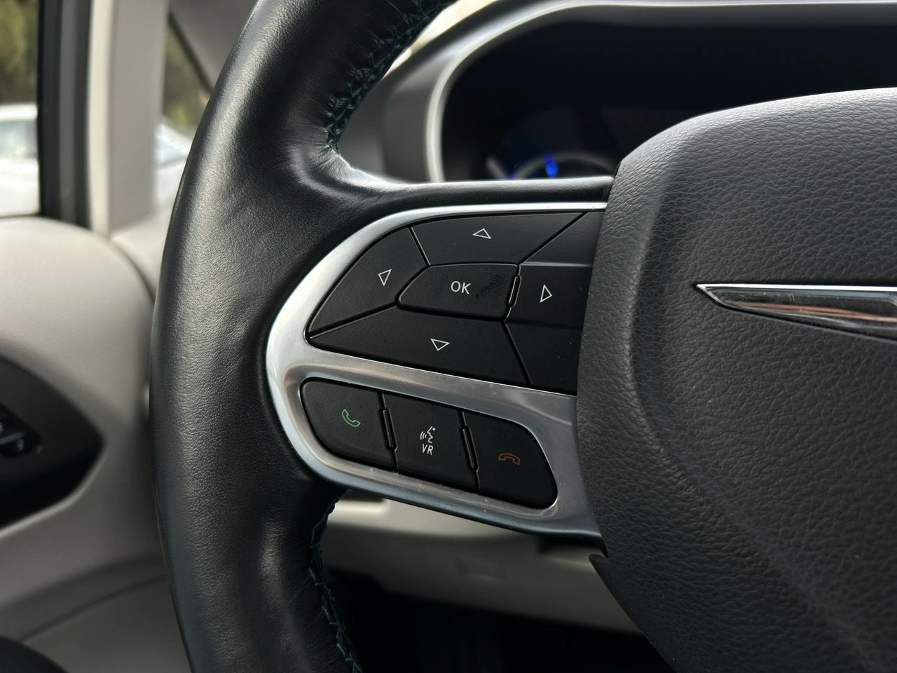 Chrysler Pacifica - Zdjęcie 18