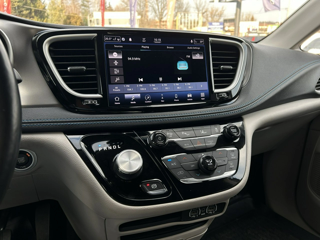 Chrysler Pacifica - Zdjęcie 21