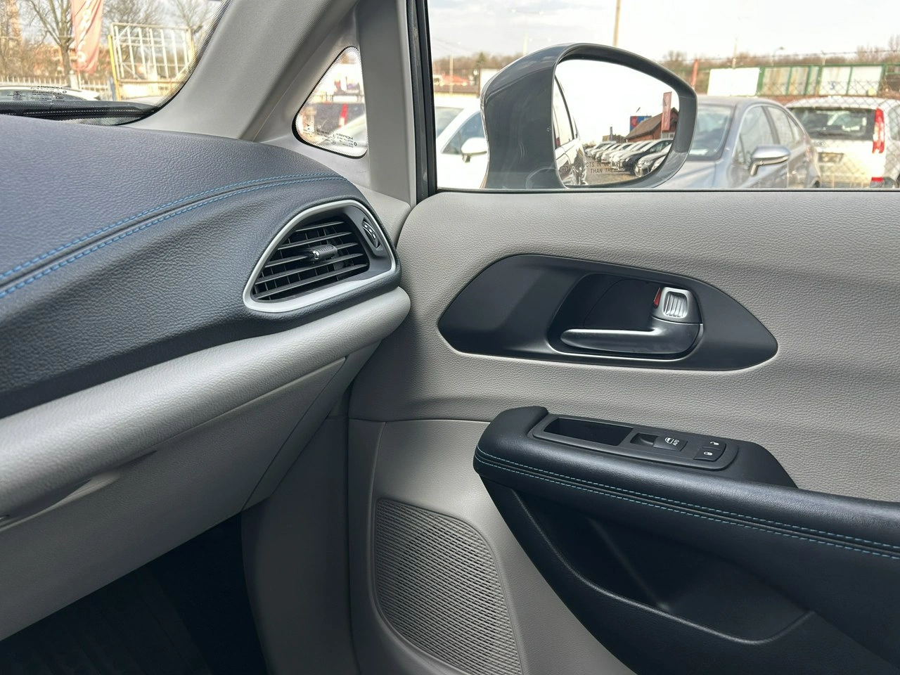 Chrysler Pacifica - Zdjęcie 29