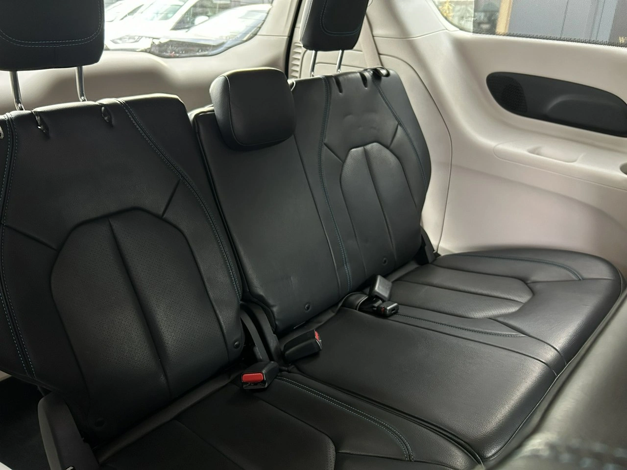 Chrysler Pacifica - Zdjęcie 38