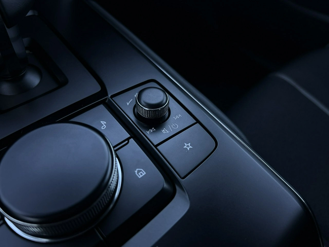 Mazda MX-30 - Zdjęcie 21