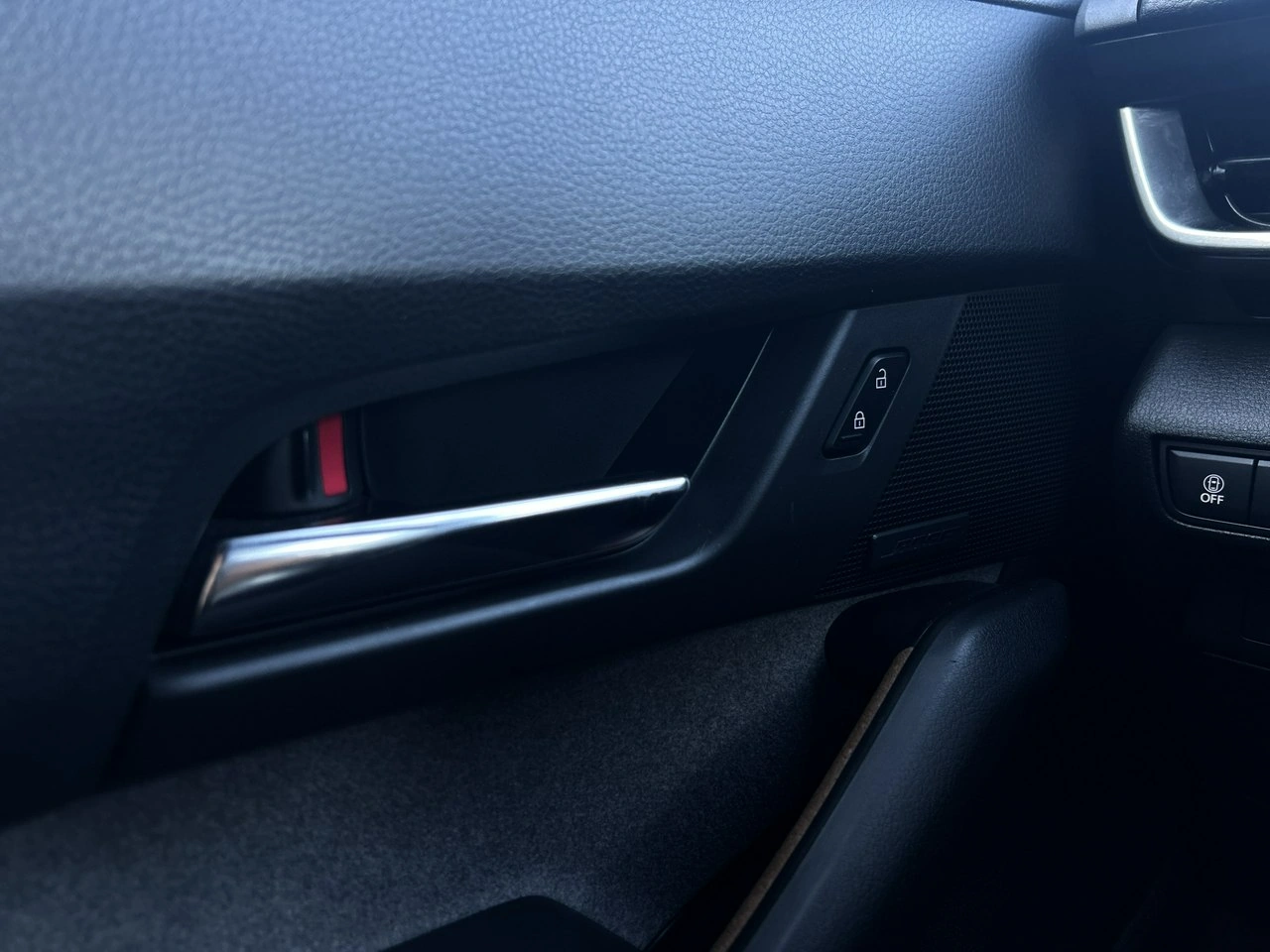 Mazda MX-30 - Zdjęcie 36