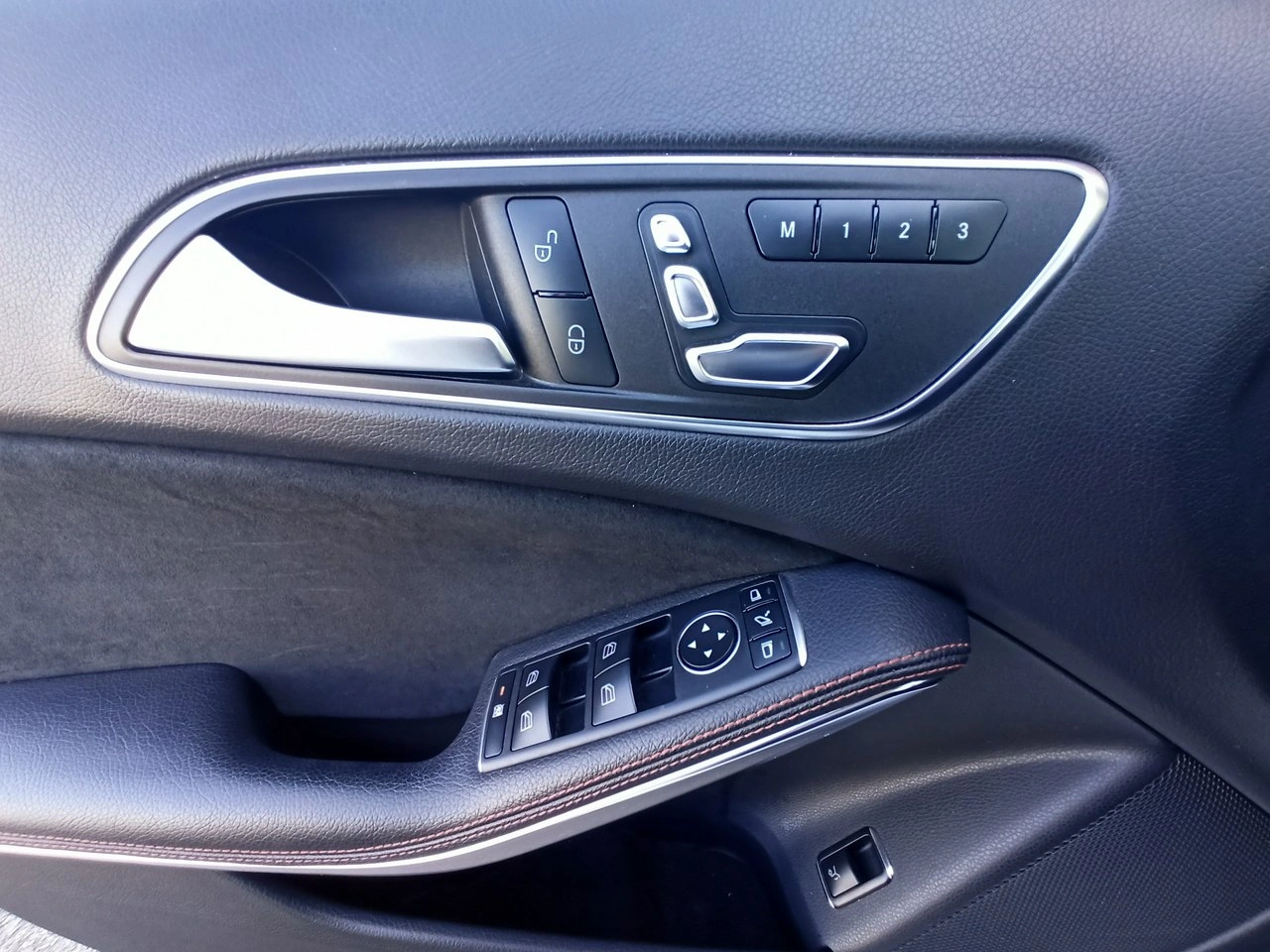 Mercedes GLA 220 - Zdjęcie 15