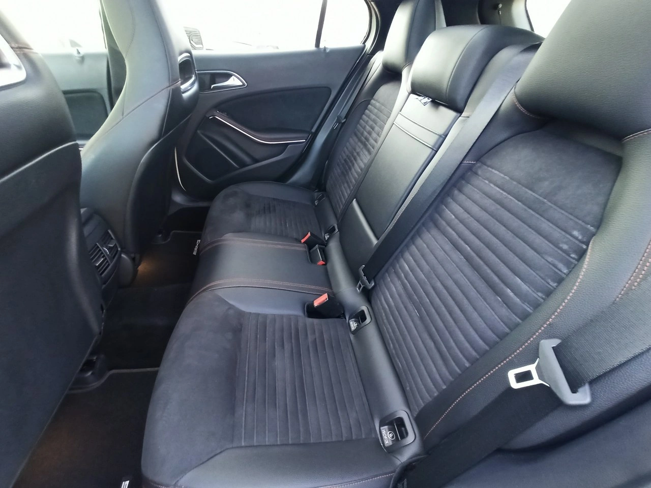 Mercedes GLA 220 - Zdjęcie 8