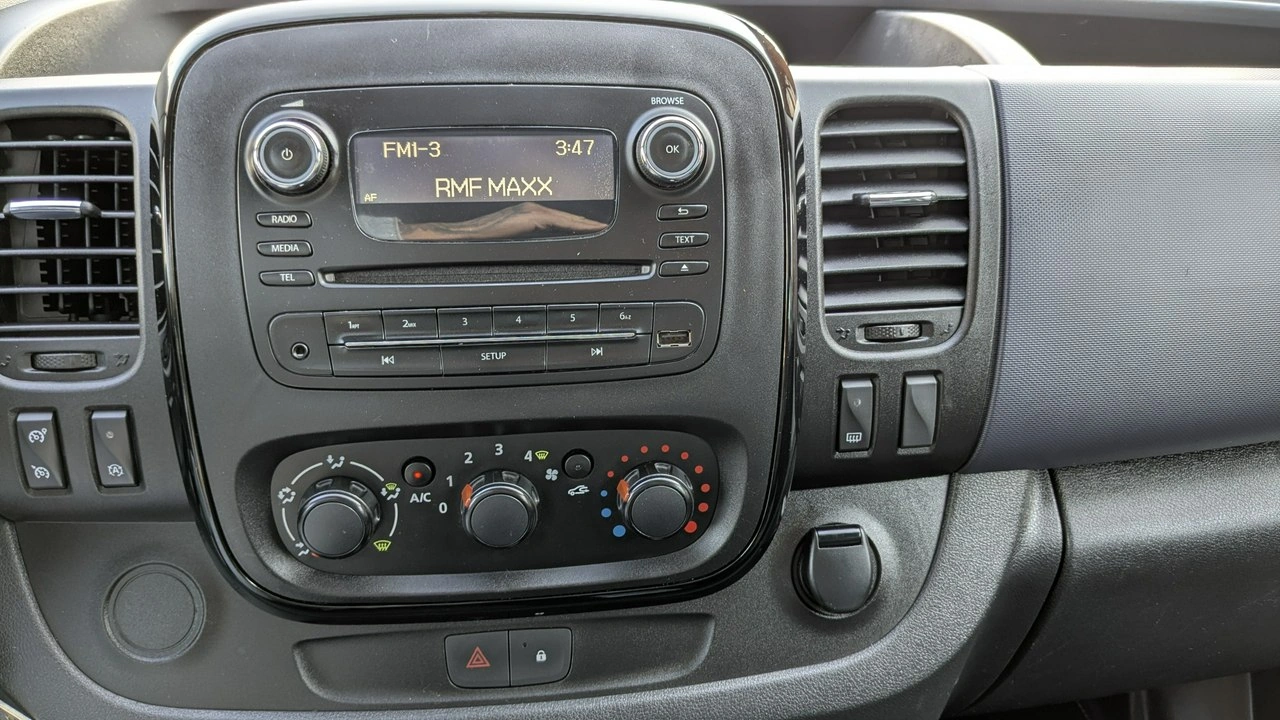 Opel Vivaro - Zdjęcie 24