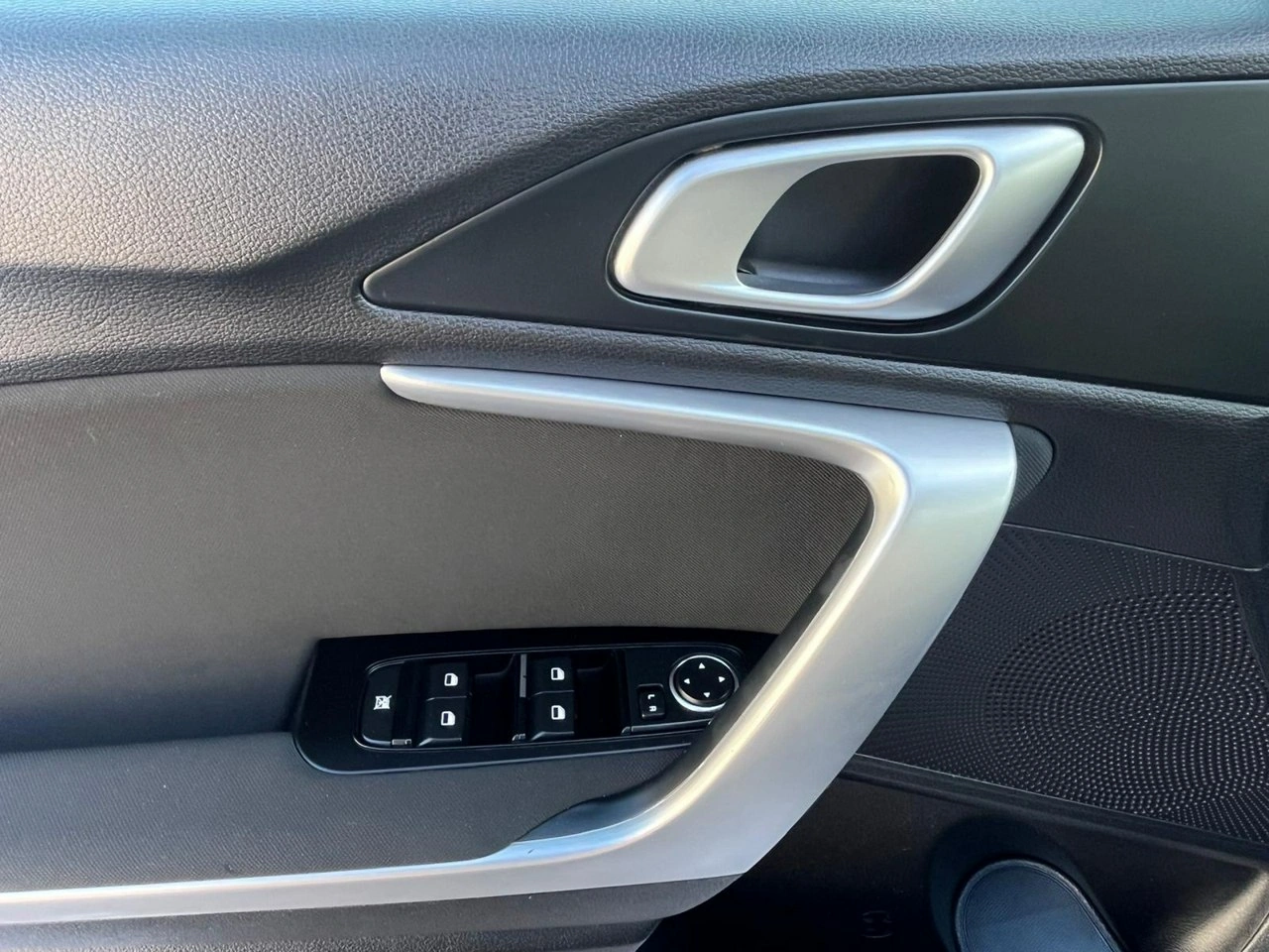 Kia Ceed - Zdjęcie 12