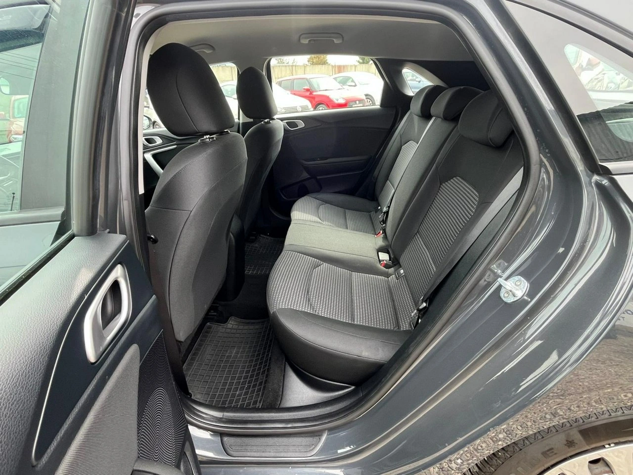 Kia Ceed - Zdjęcie 8