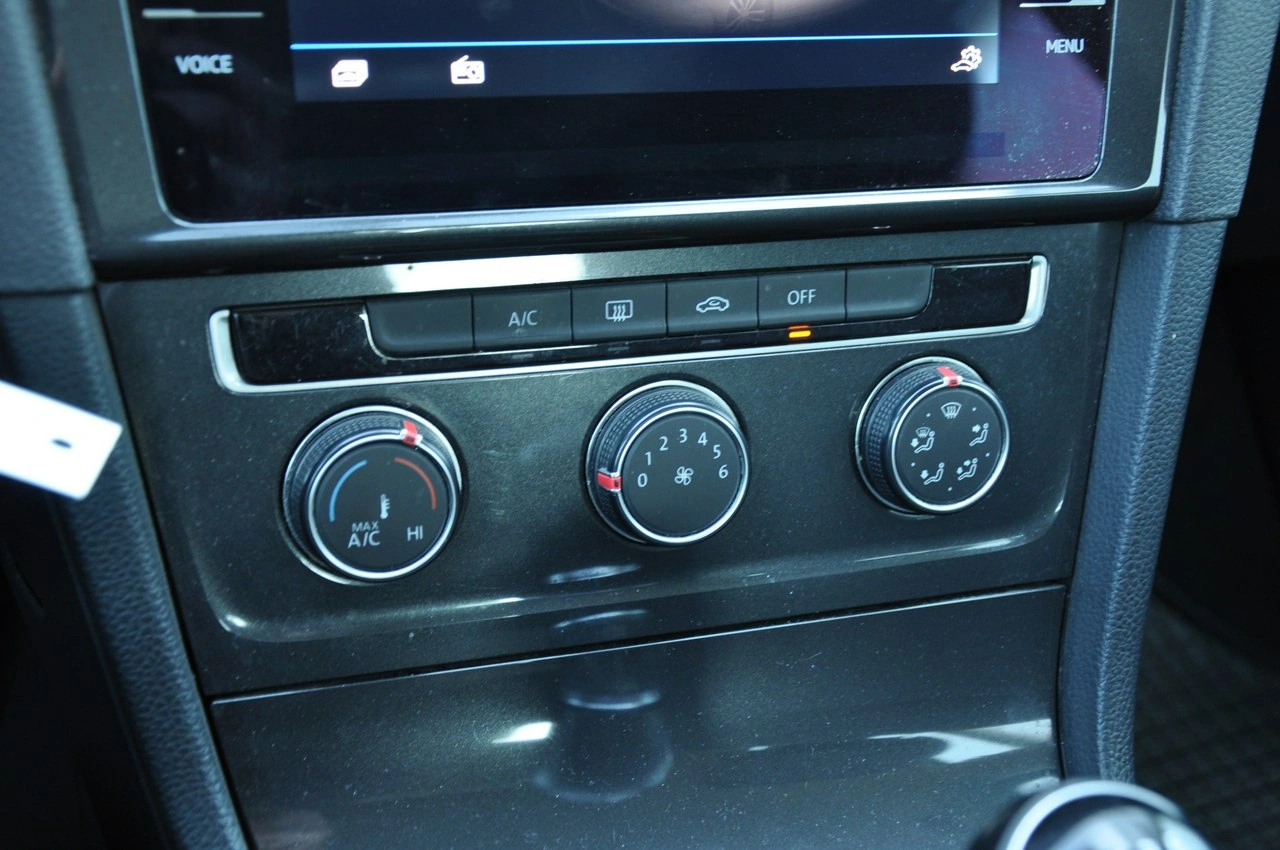 Volkswagen Golf - Zdjęcie 17