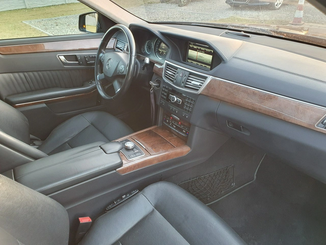 Mercedes E 350 - Zdjęcie 31