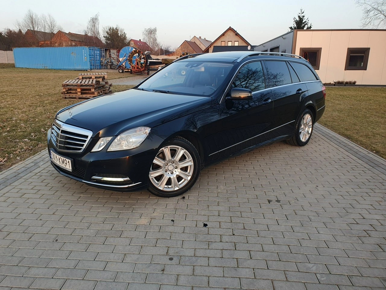 Mercedes E 350 - Główne zdjęcie
