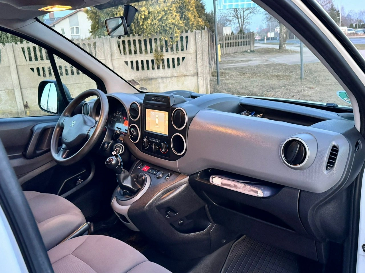 Peugeot Partner - Zdjęcie 16