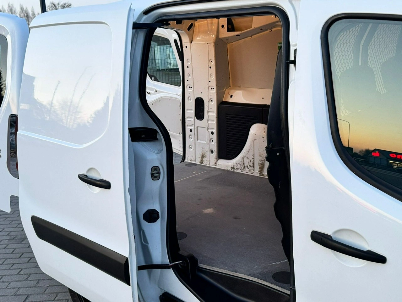 Peugeot Partner - Zdjęcie 19