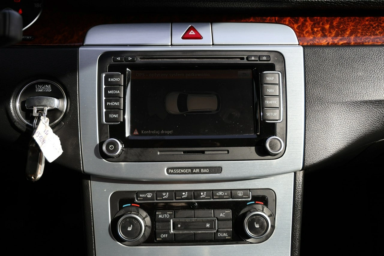 Volkswagen Passat - Zdjęcie 18