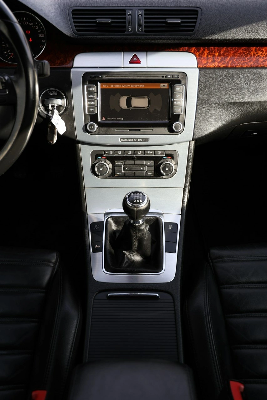 Volkswagen Passat - Zdjęcie 28