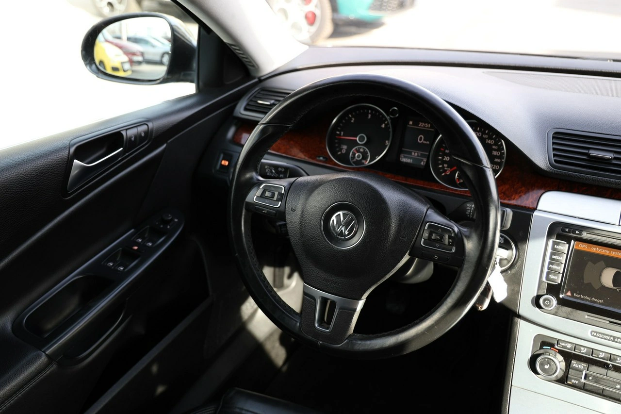 Volkswagen Passat - Zdjęcie 29