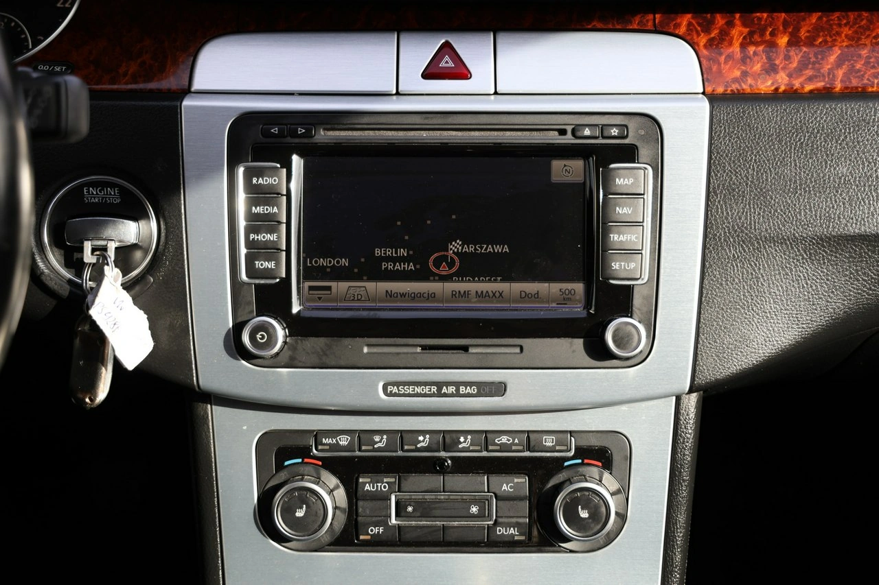 Volkswagen Passat - Zdjęcie 30