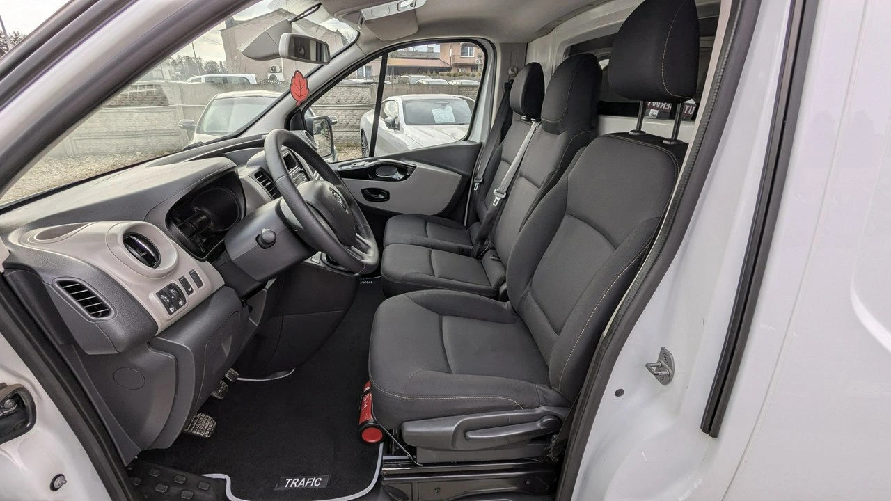 Renault Trafic - Zdjęcie 16