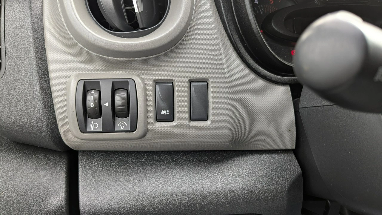 Renault Trafic - Zdjęcie 24