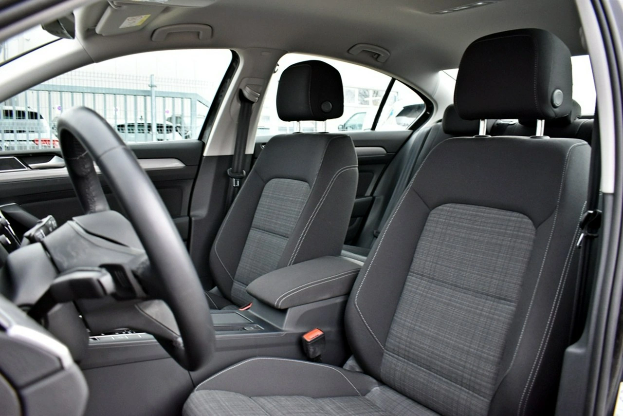 Volkswagen Passat - Zdjęcie 10