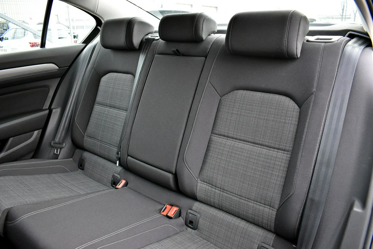 Volkswagen Passat - Zdjęcie 11