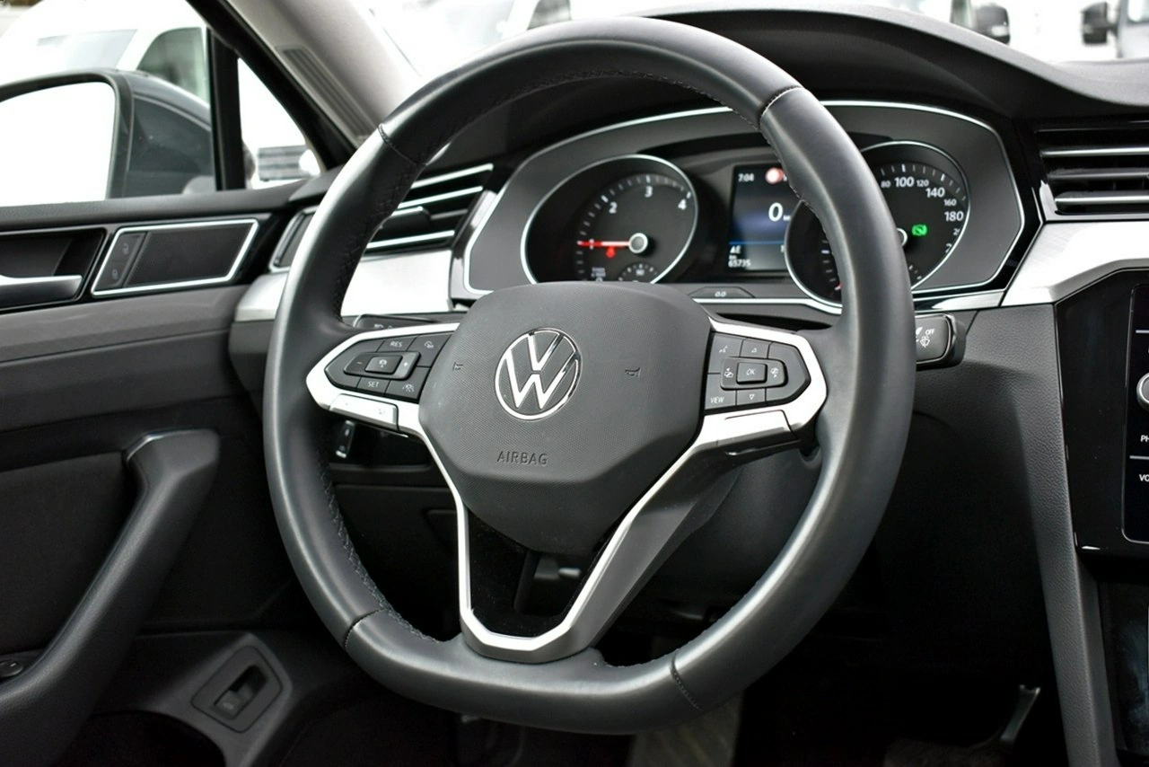 Volkswagen Passat - Zdjęcie 17