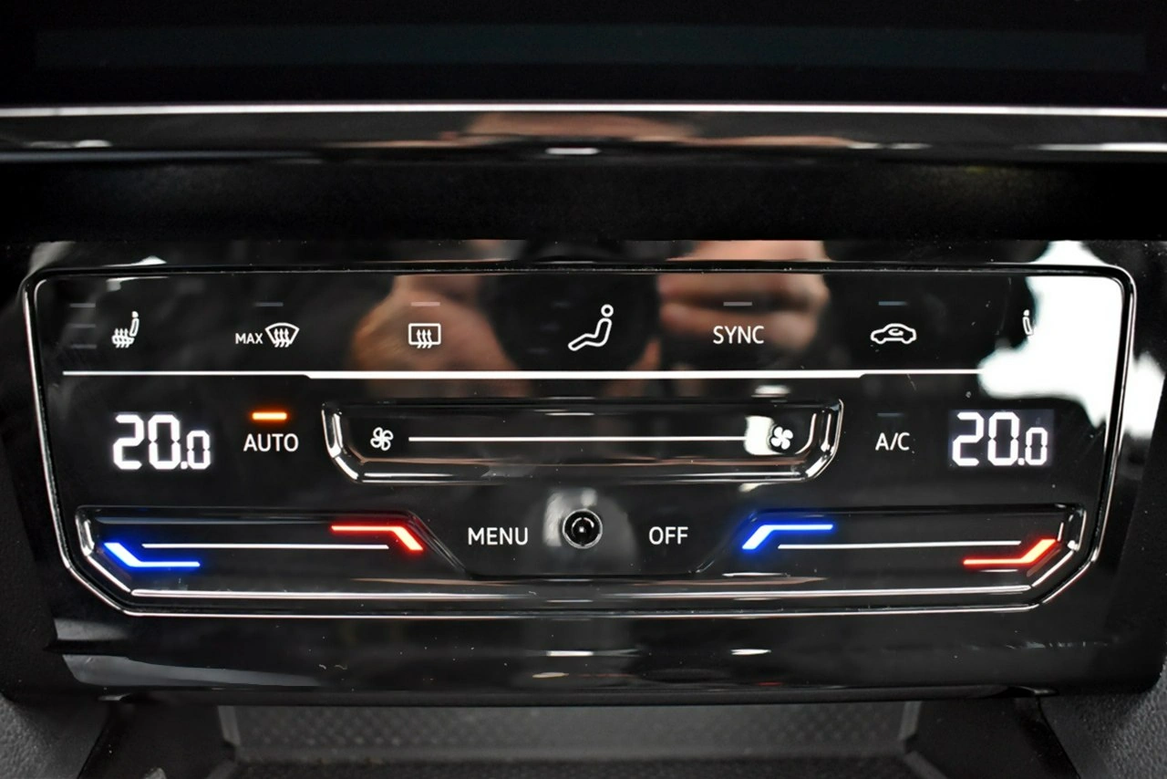 Volkswagen Passat - Zdjęcie 24