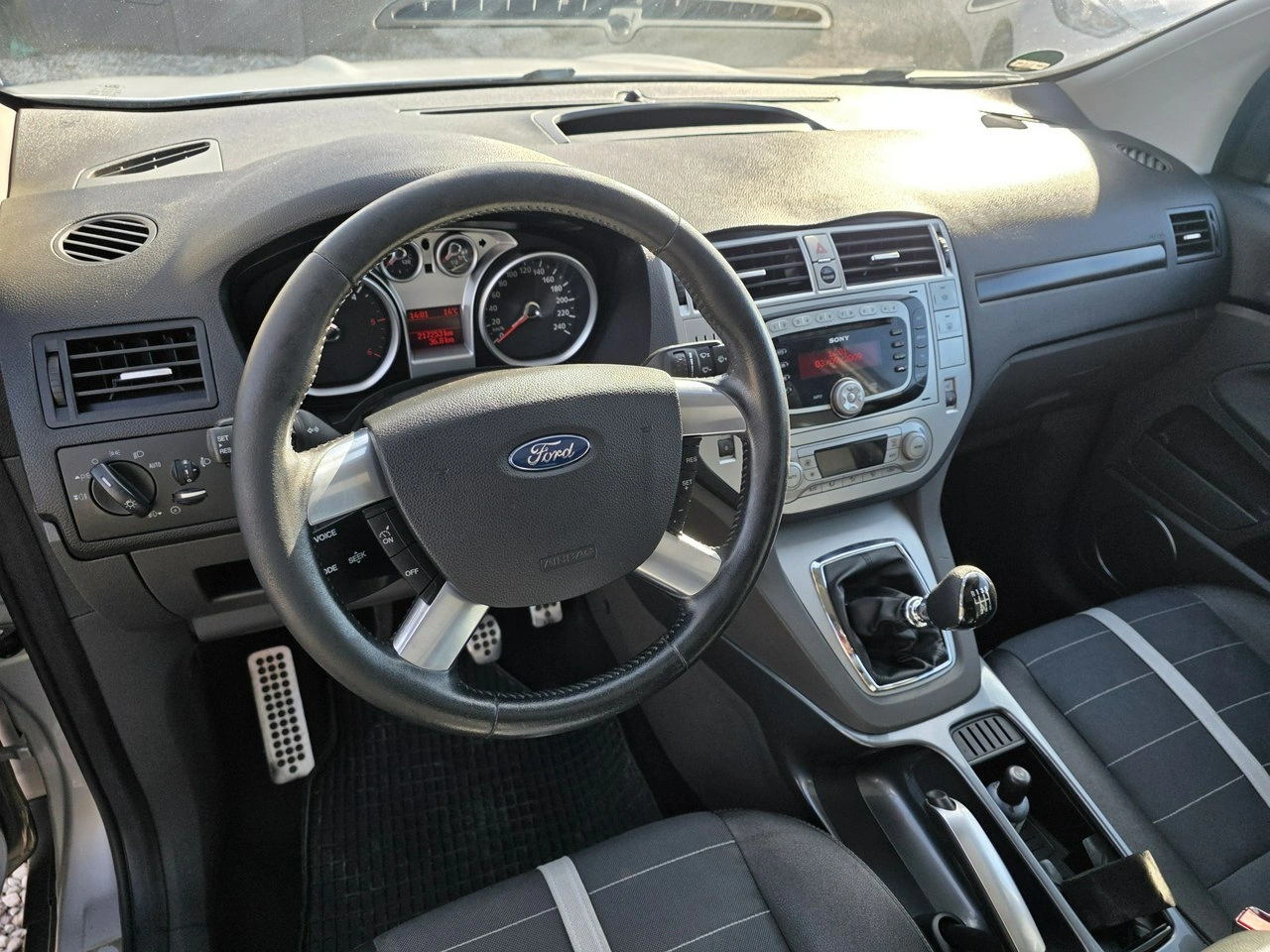 Ford Kuga - Zdjęcie 2