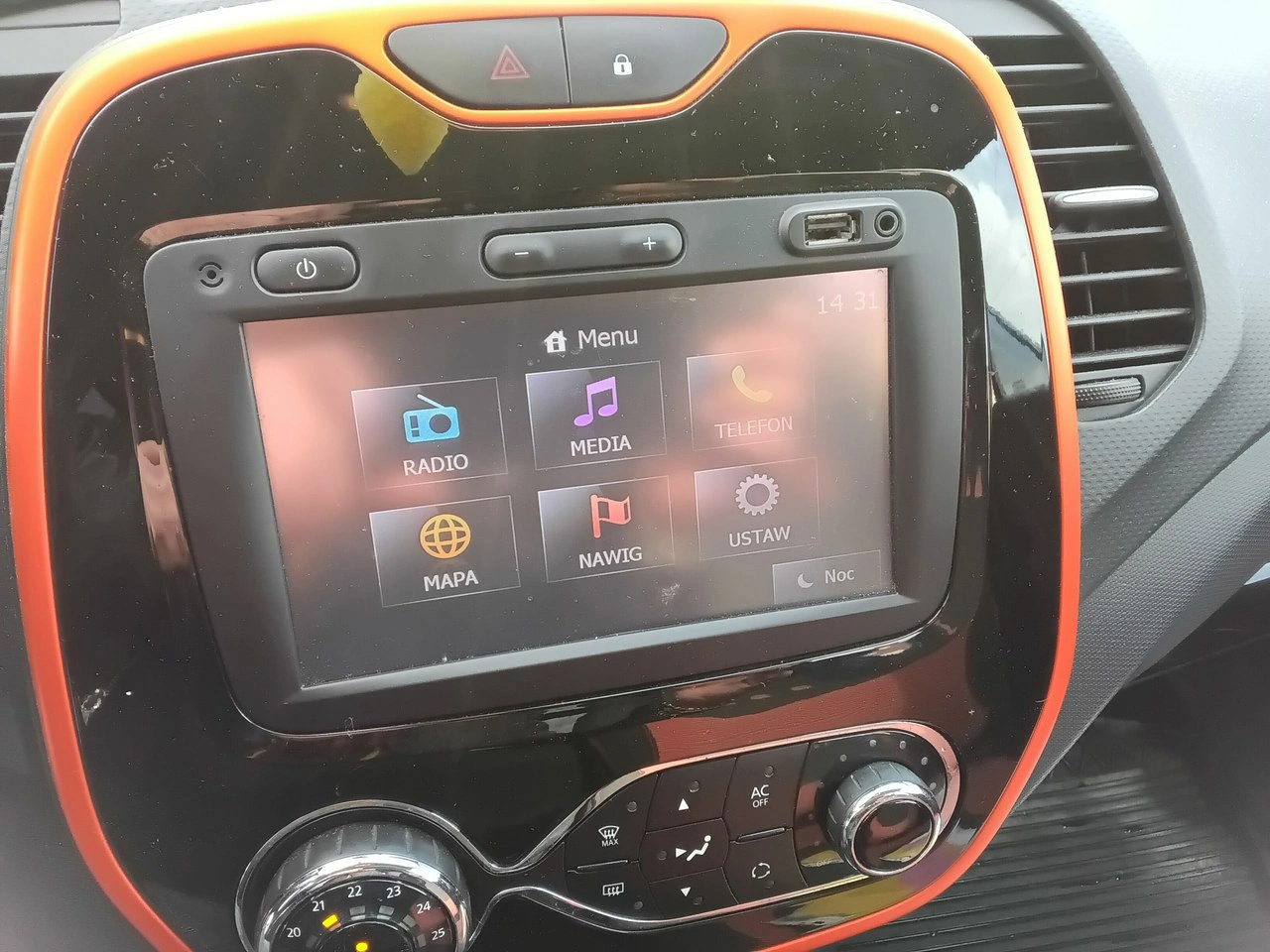 Renault Captur - Zdjęcie 17